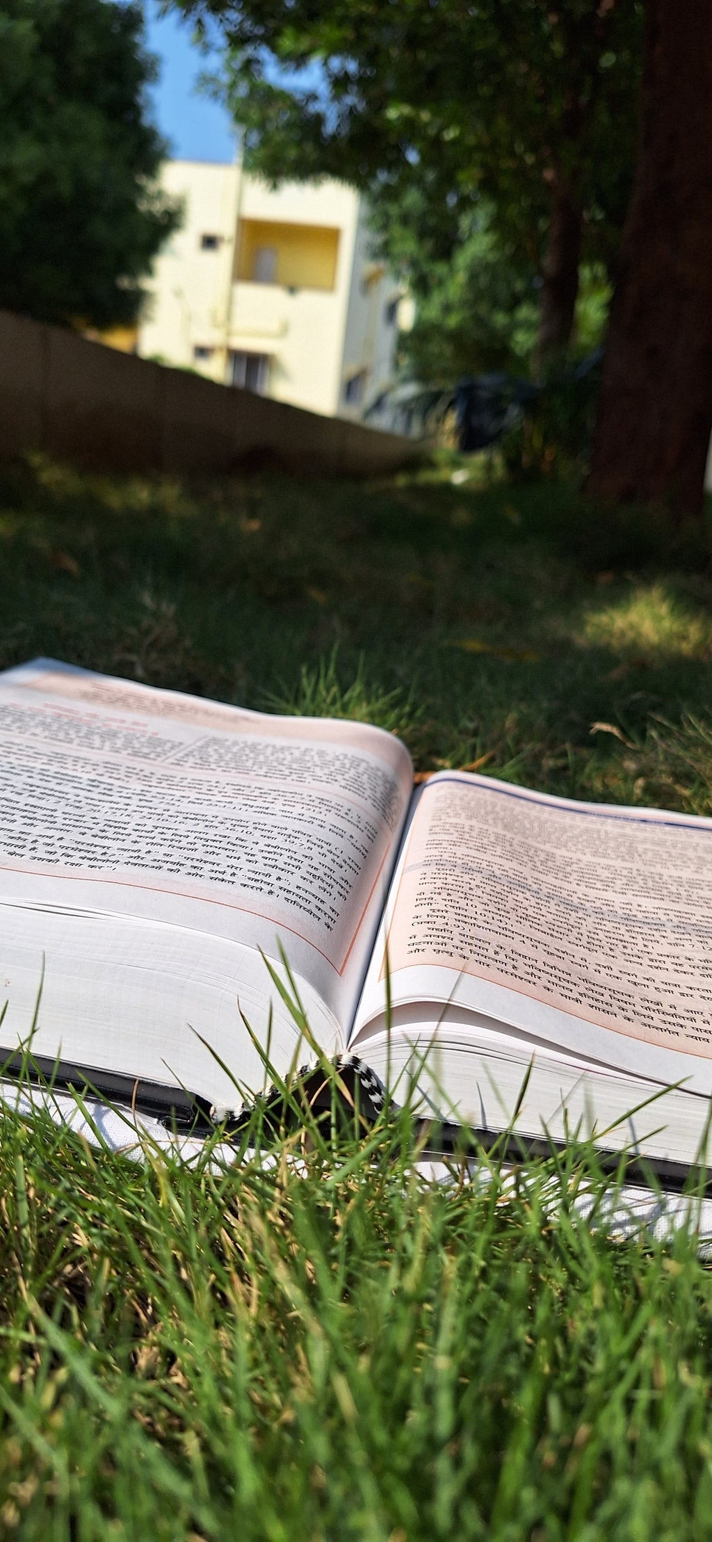 The BSI Study Bible, sampoorn adhyayan Bible in Hindi- Hardcover