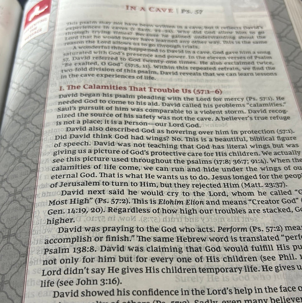 The NKJV, Vines Expository Bible Hardcover : A Guided Journey Through the Scriptures with Pastor Jerry Vines