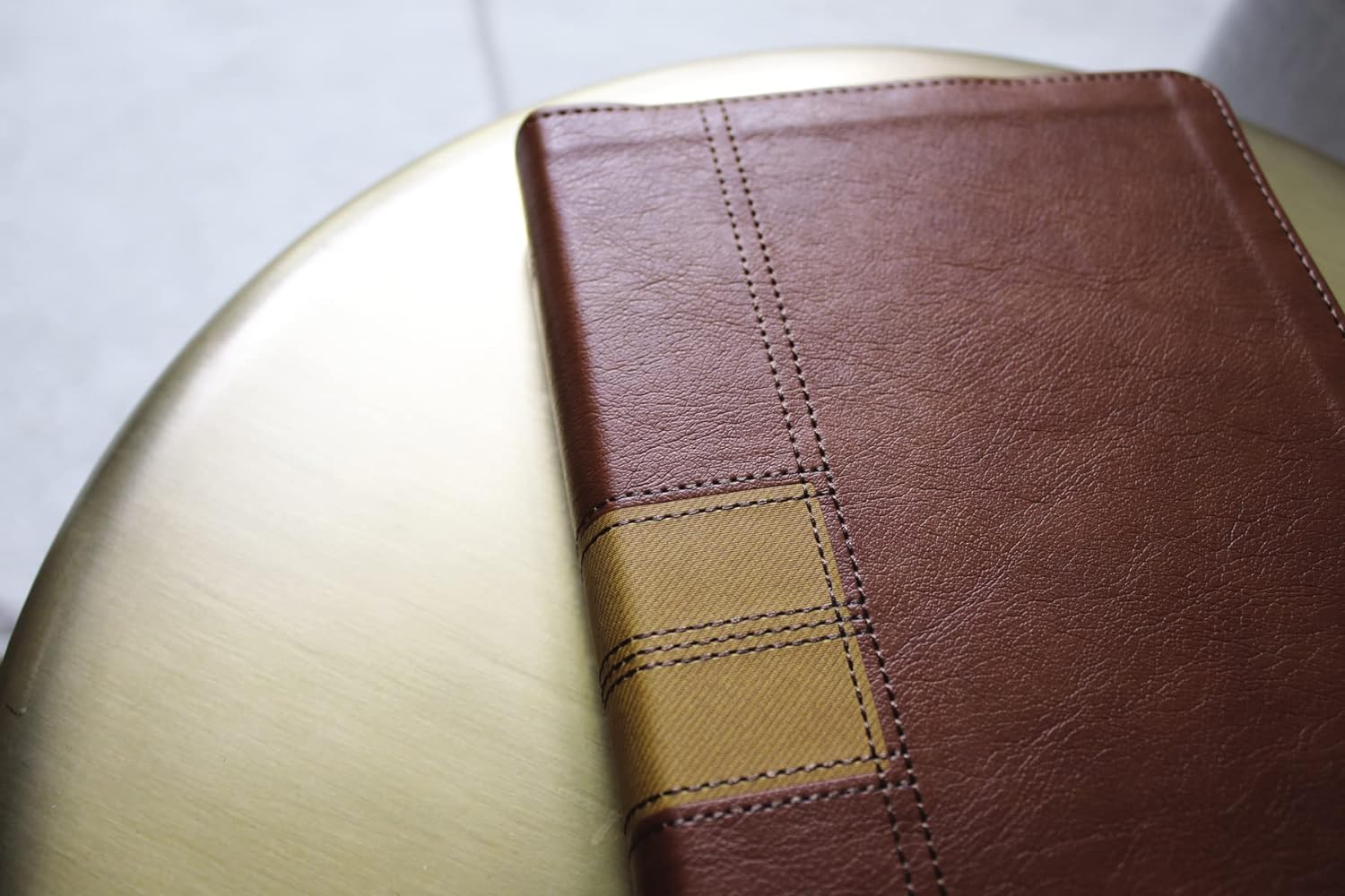 Niv, Thinline Reference Bible, Leathersoft, Brown, Red Letter, Comfort Print: New International Version, Brown, Leathersoft, Thinline Reference Bible, Red Letter, Comfort Print Imitation Leather – Import