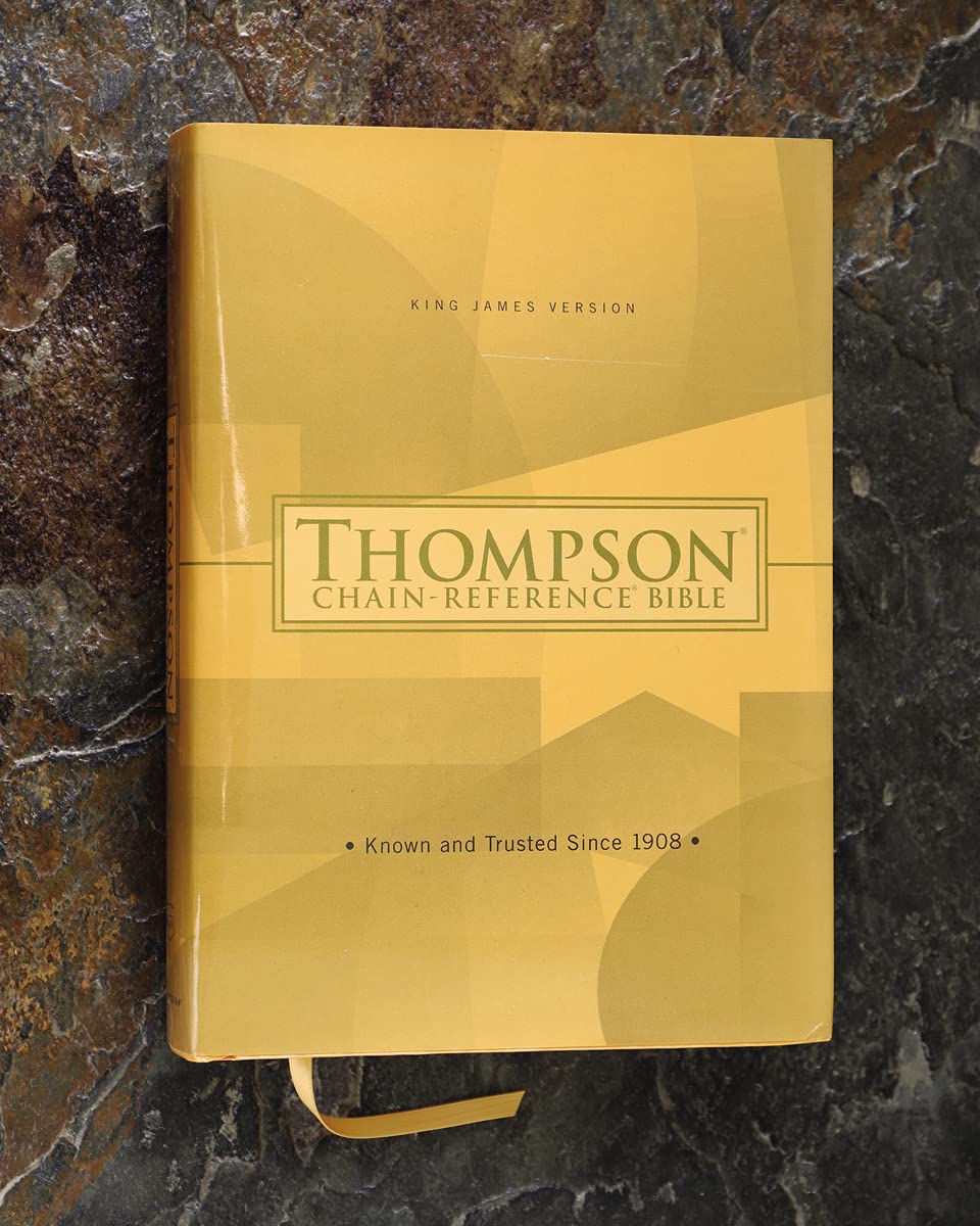 Thompson Chain-Reference Bible, Hardcover, Red Letter: , NKJV, KJV, ESV, NIV, Red Letter Hardcover – Import,