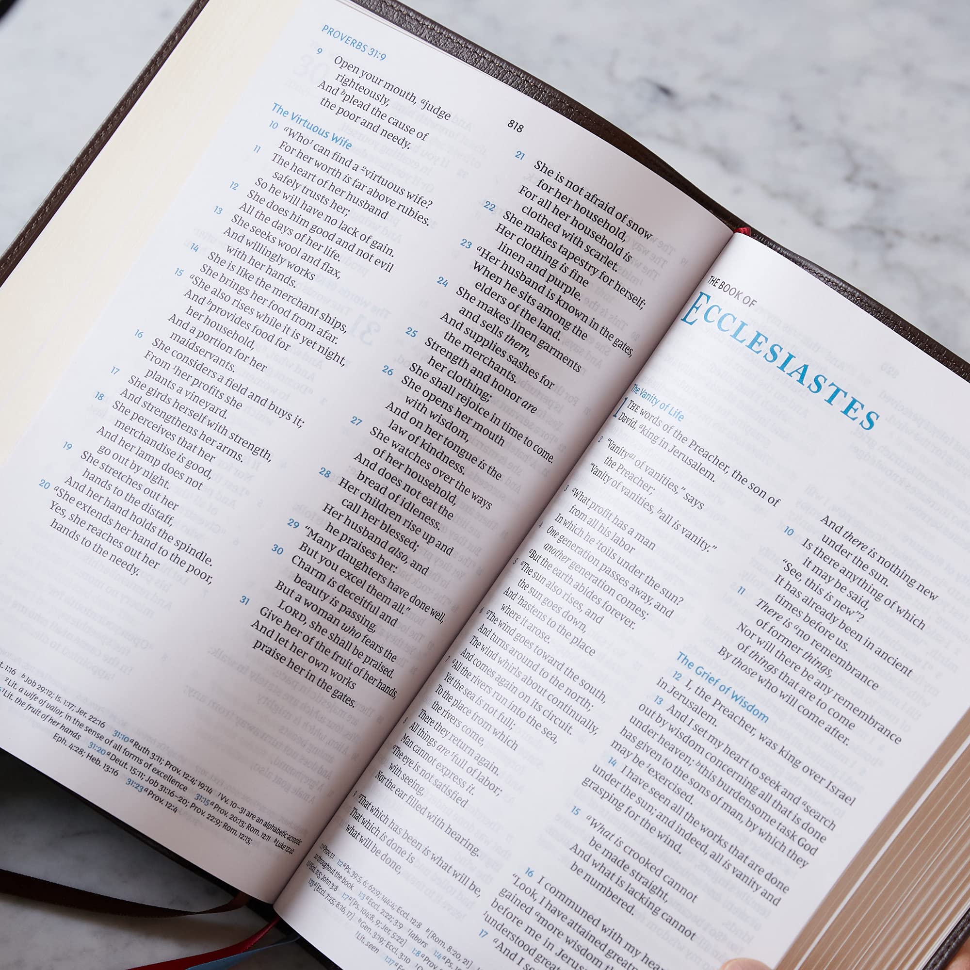 NKJV, Large Print Verse-by-Verse Reference Bible, Maclaren Series, Leathersoft, Black, Comfort Print: Holy Bible, New King James Version Imitation Leather