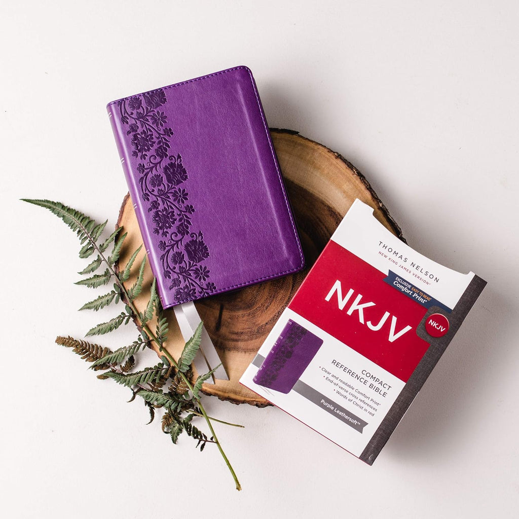 NKJV, End-of-Verse Reference Bible, Compact, Leathersoft, Purple, Red Letter, Comfort Print: Holy Bible, New King James Version Imitation Leather – Import
