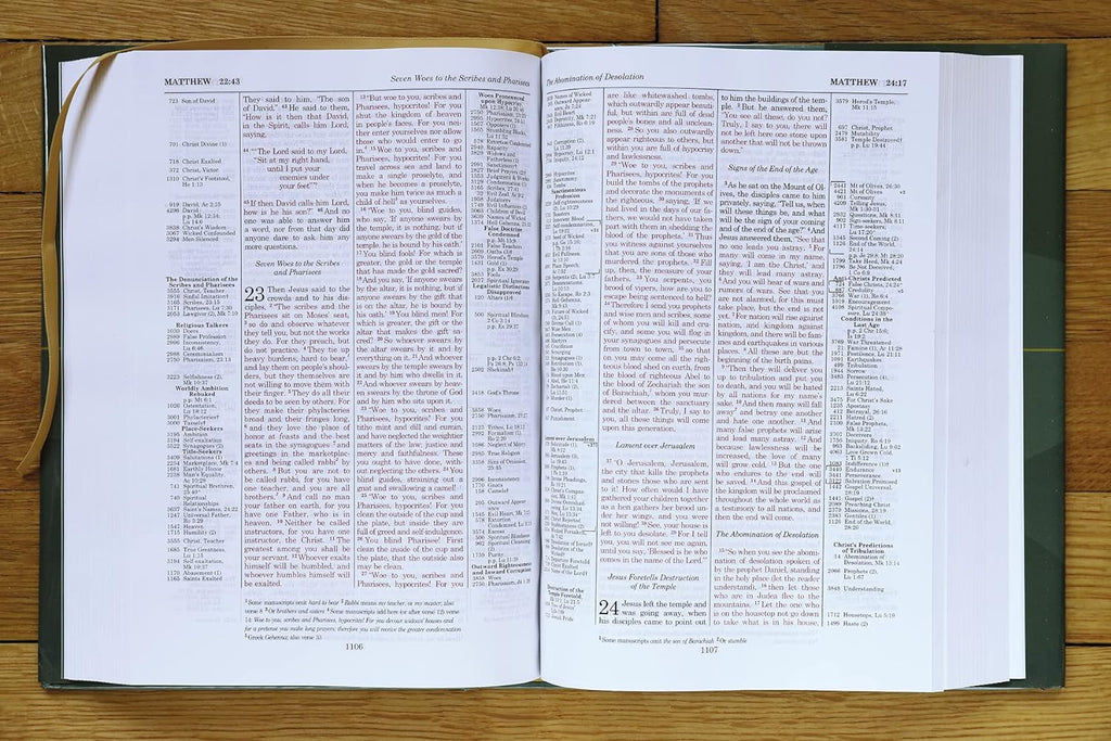 Thompson Chain-Reference Bible, Hardcover, Red Letter: , NKJV, KJV, ESV, NIV, Red Letter Hardcover – Import,