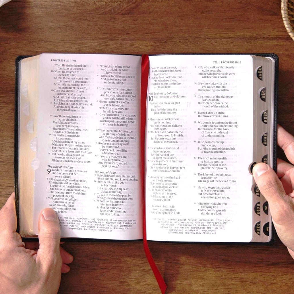 NKJV Personal Size Large Print Reference Bible with Thumb Index, Brown LeatherSoft