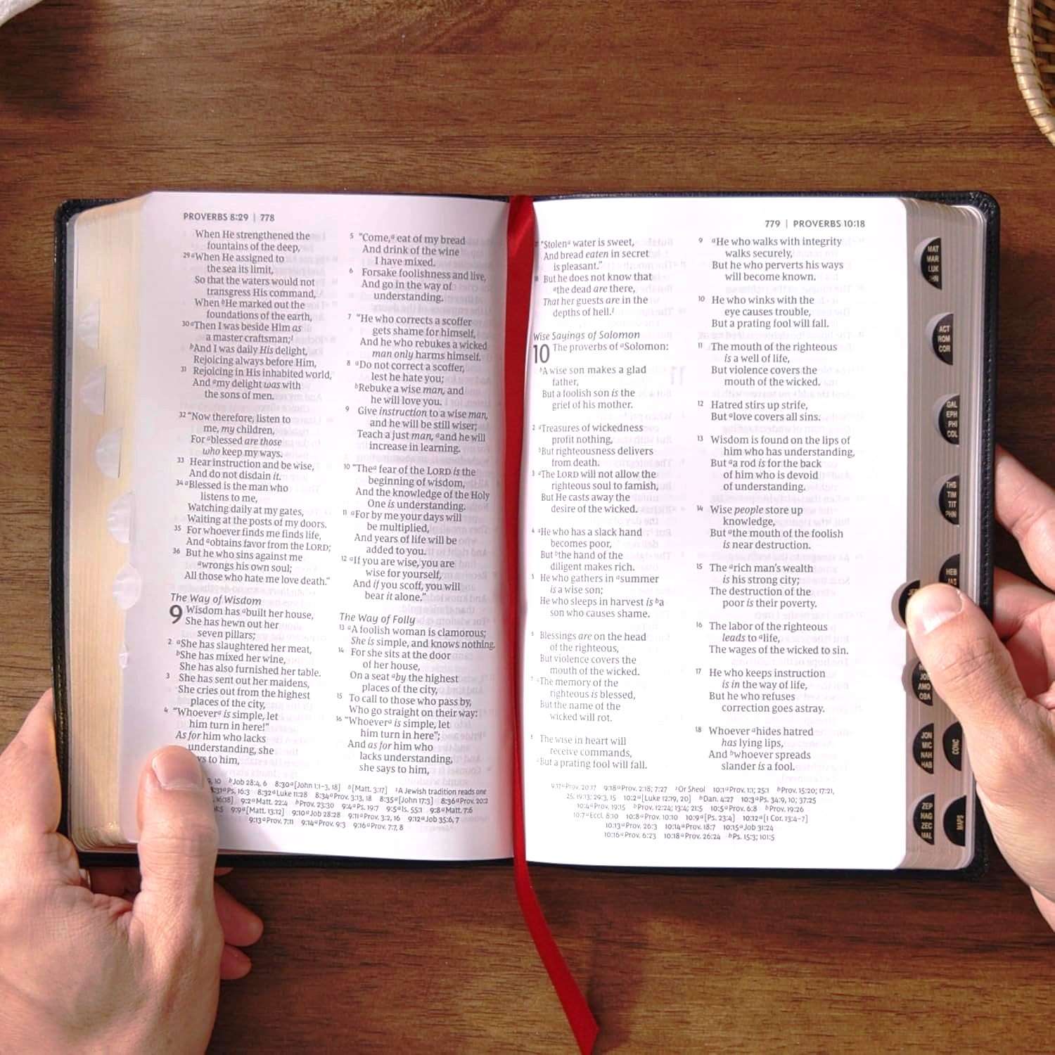 NKJV Personal Size Large Print Reference Bible with Thumb Index, Brown LeatherSoft