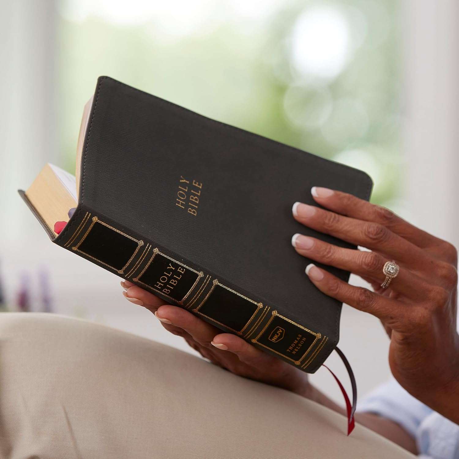 NKJV Compact Center-Column Reference Bible, Gray LeatherSoft Edition