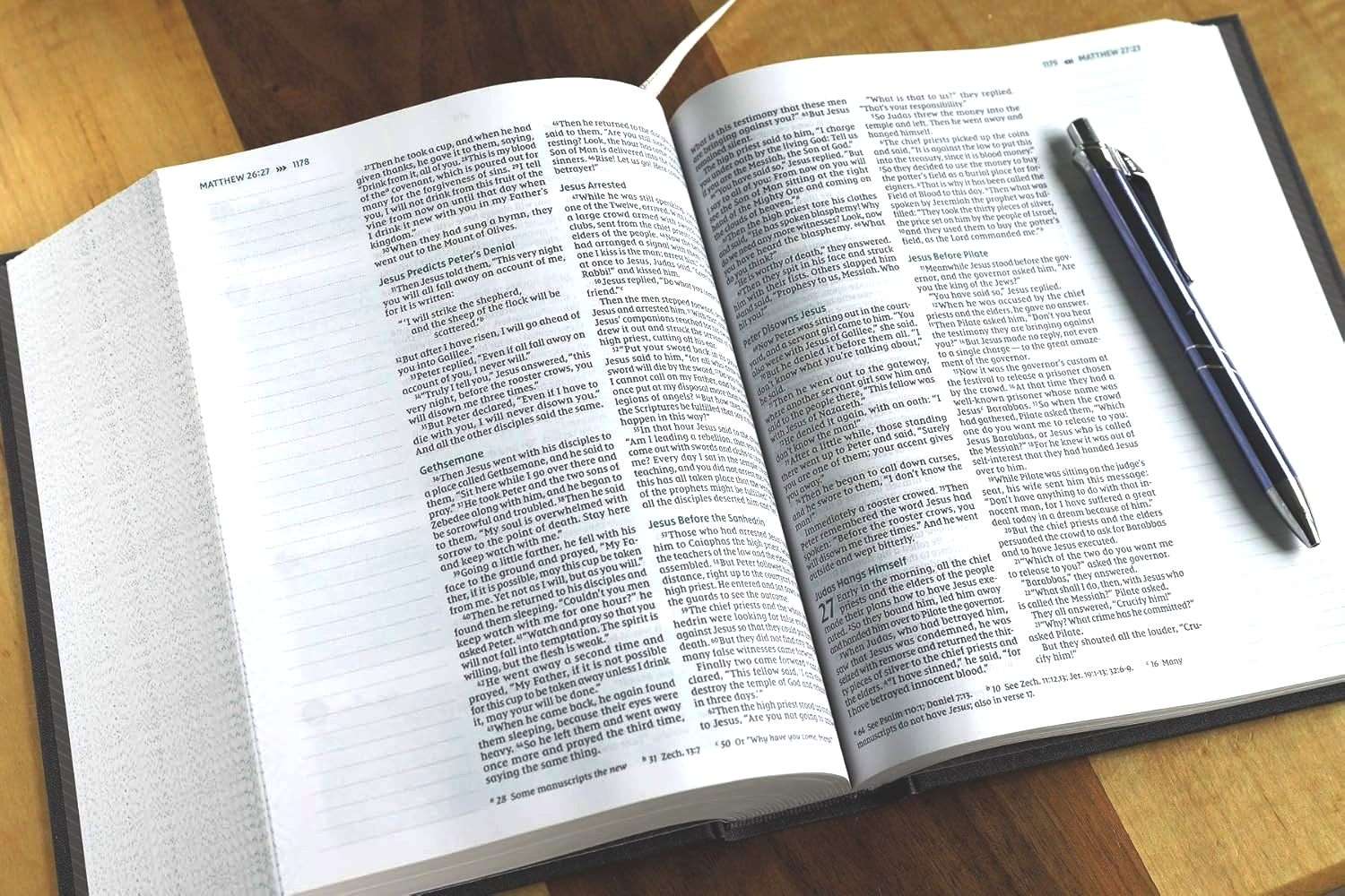 NIV Verse Mapping Bible, Gray Cloth Over Board Hardbound Journal Edition (ISBN: 9780310454595)