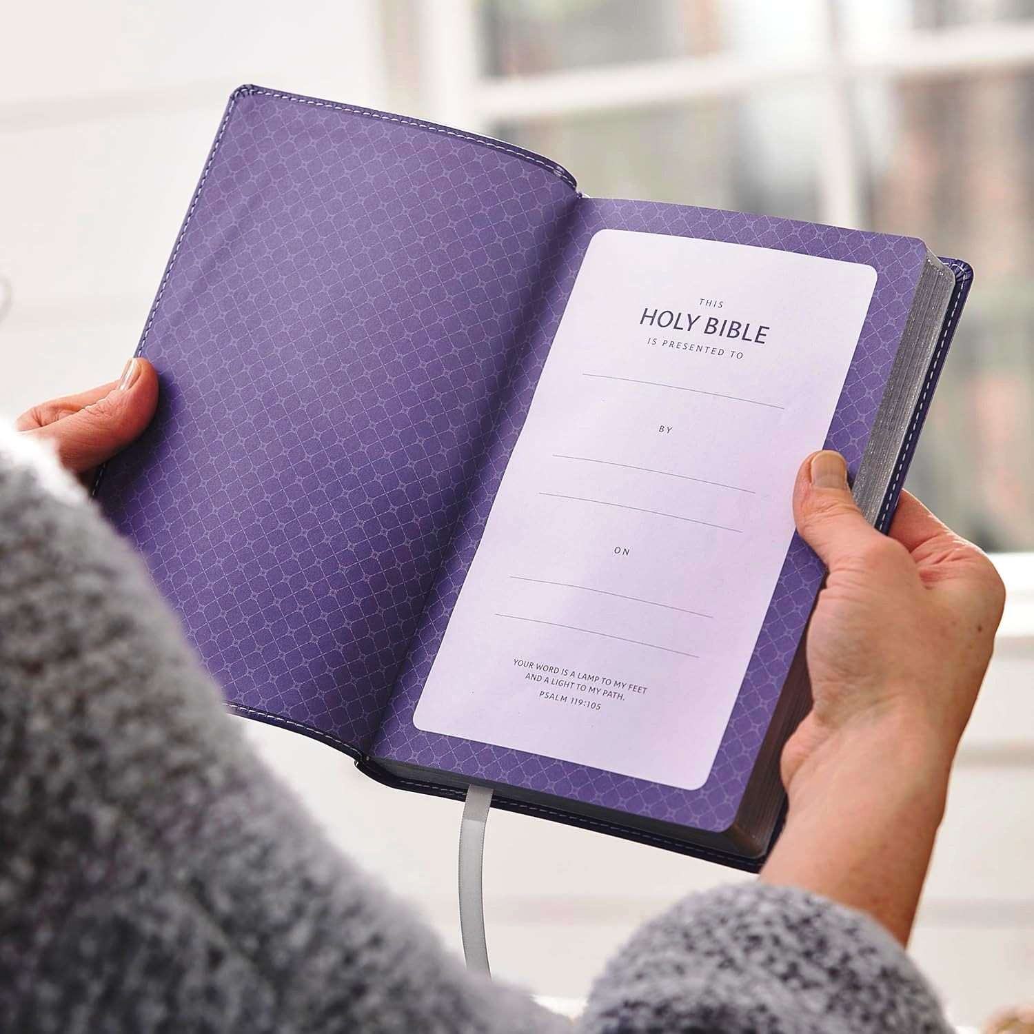 NKJV Ultra Thinline Bible, Purple Leathersoft Cover, ISBN 9781400338429