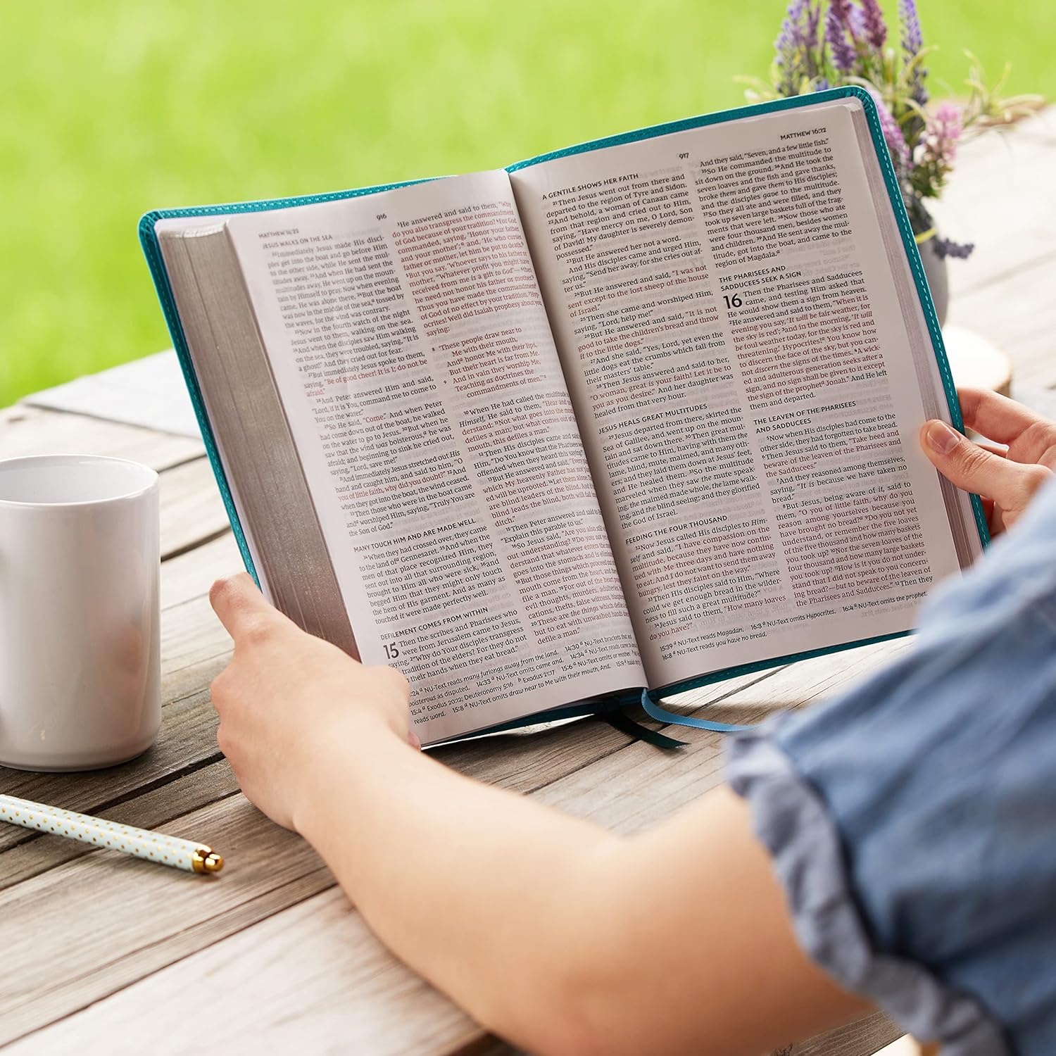 NKJV Thinline Bible with Verse Art Cover Collection in Leathersoft, Teal, Red Letter