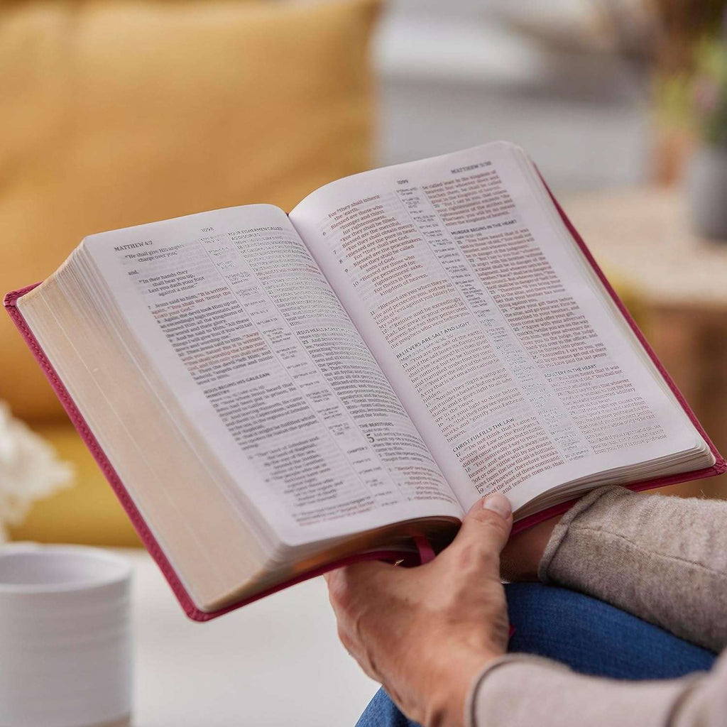 NKJV Compact Center-Column Reference Bible, Gray LeatherSoft Edition