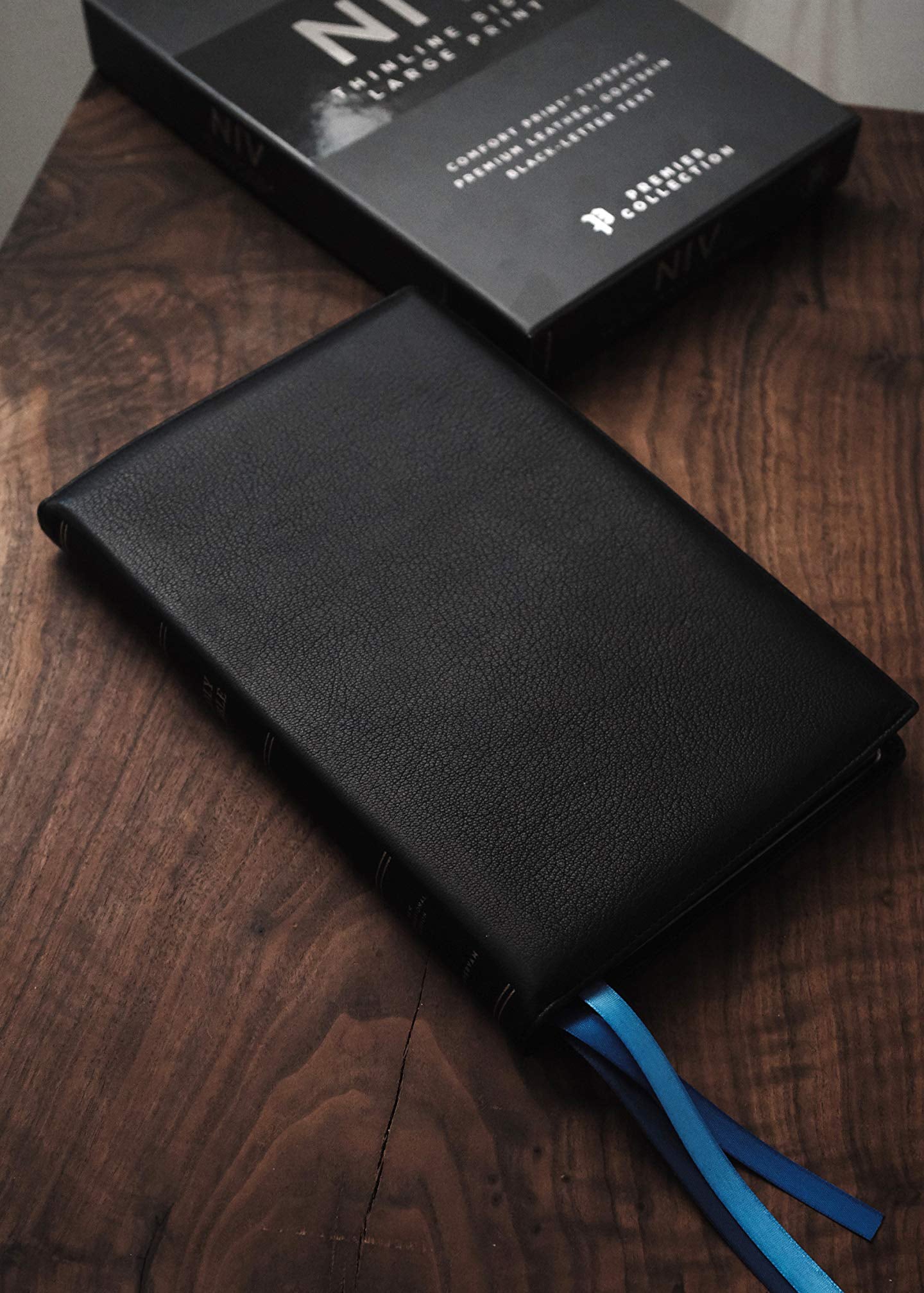 NIV Thinline Bible in Large Print, Black Letter, Premier Collection Bible