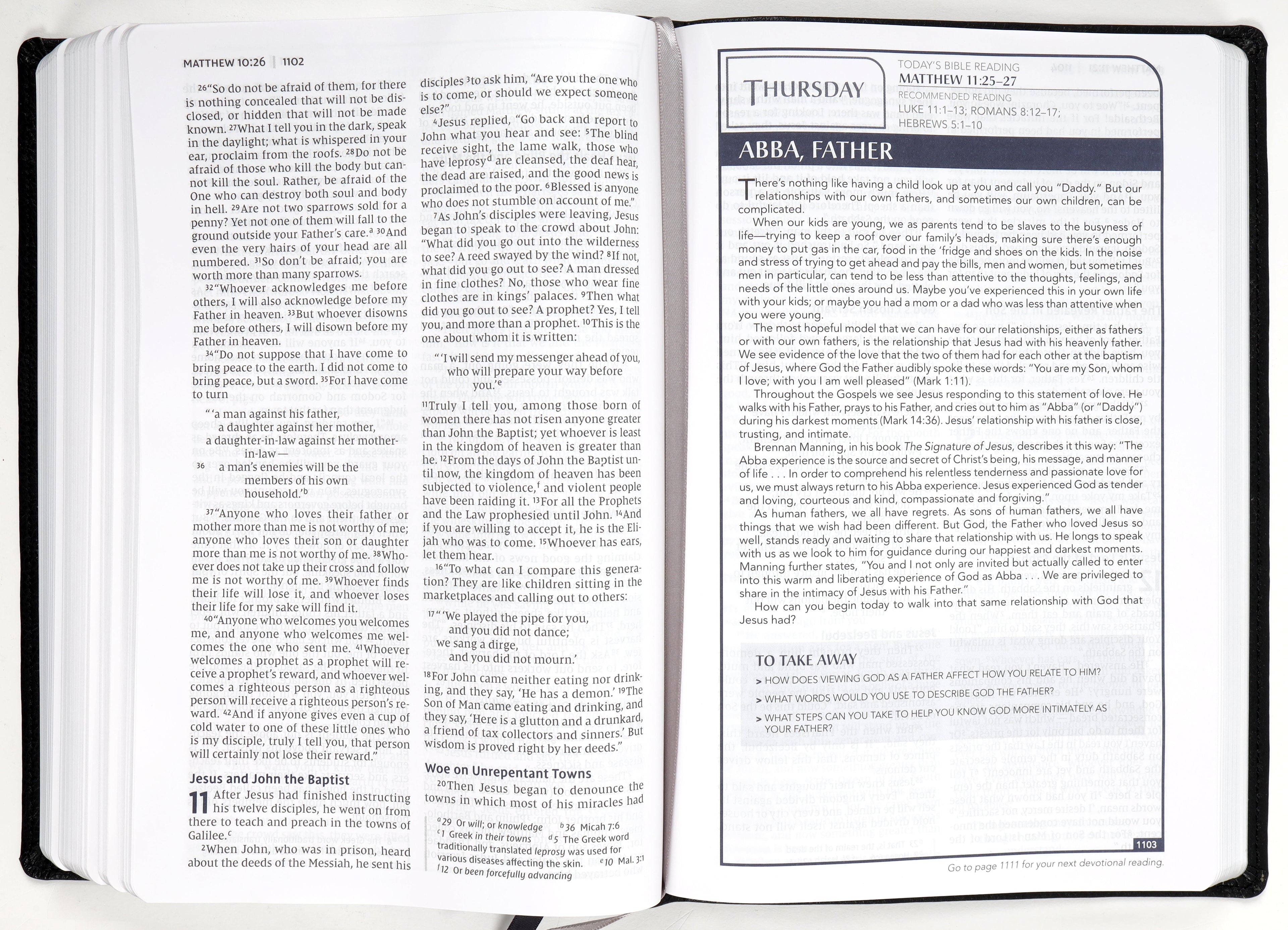 NIV Men's Devotional Bible Large Print Black (Black Letter Edition)