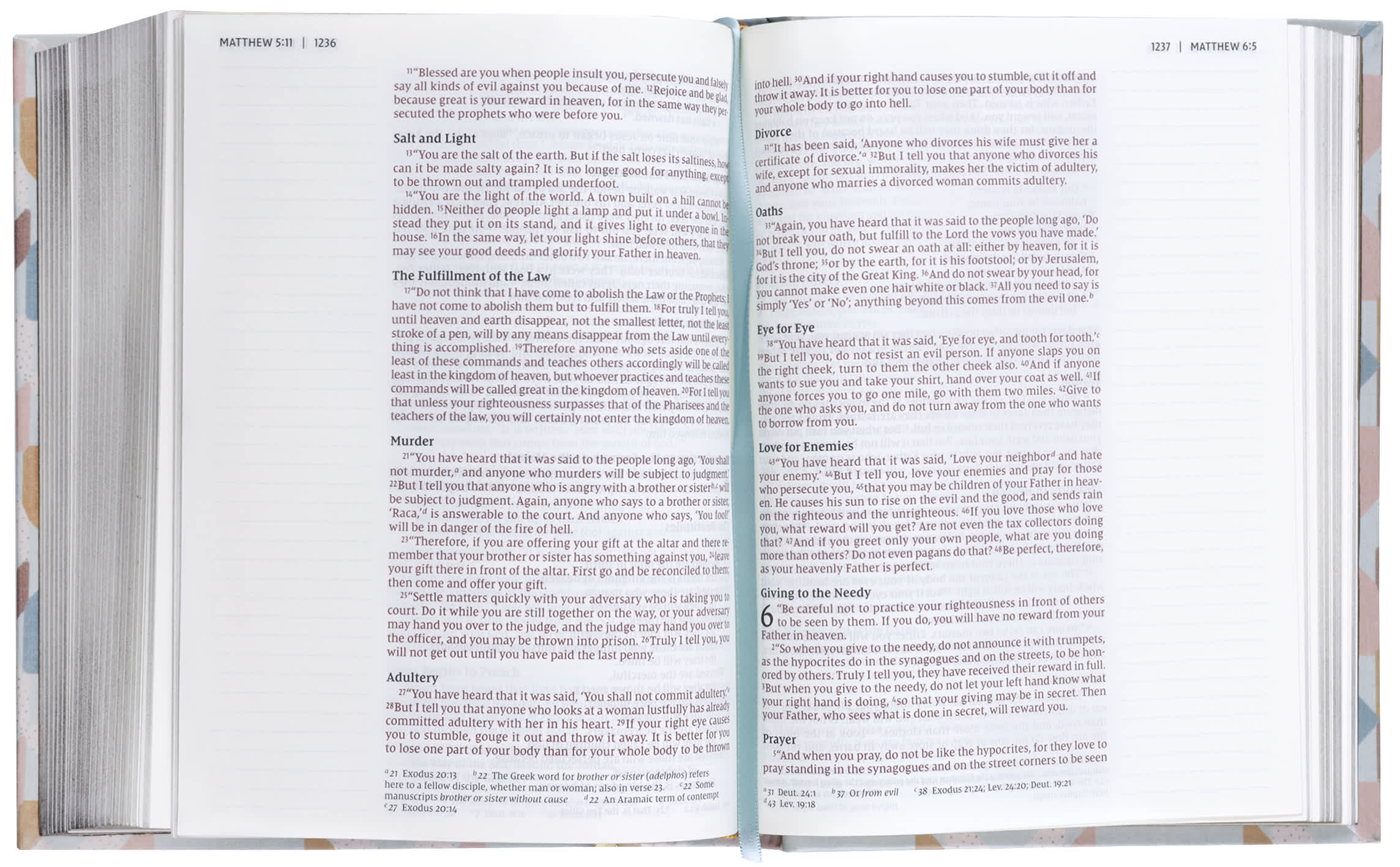 NIV Artisan Collection Bible: A beautifully crafted Bible for devotion, journaling and inspiration.