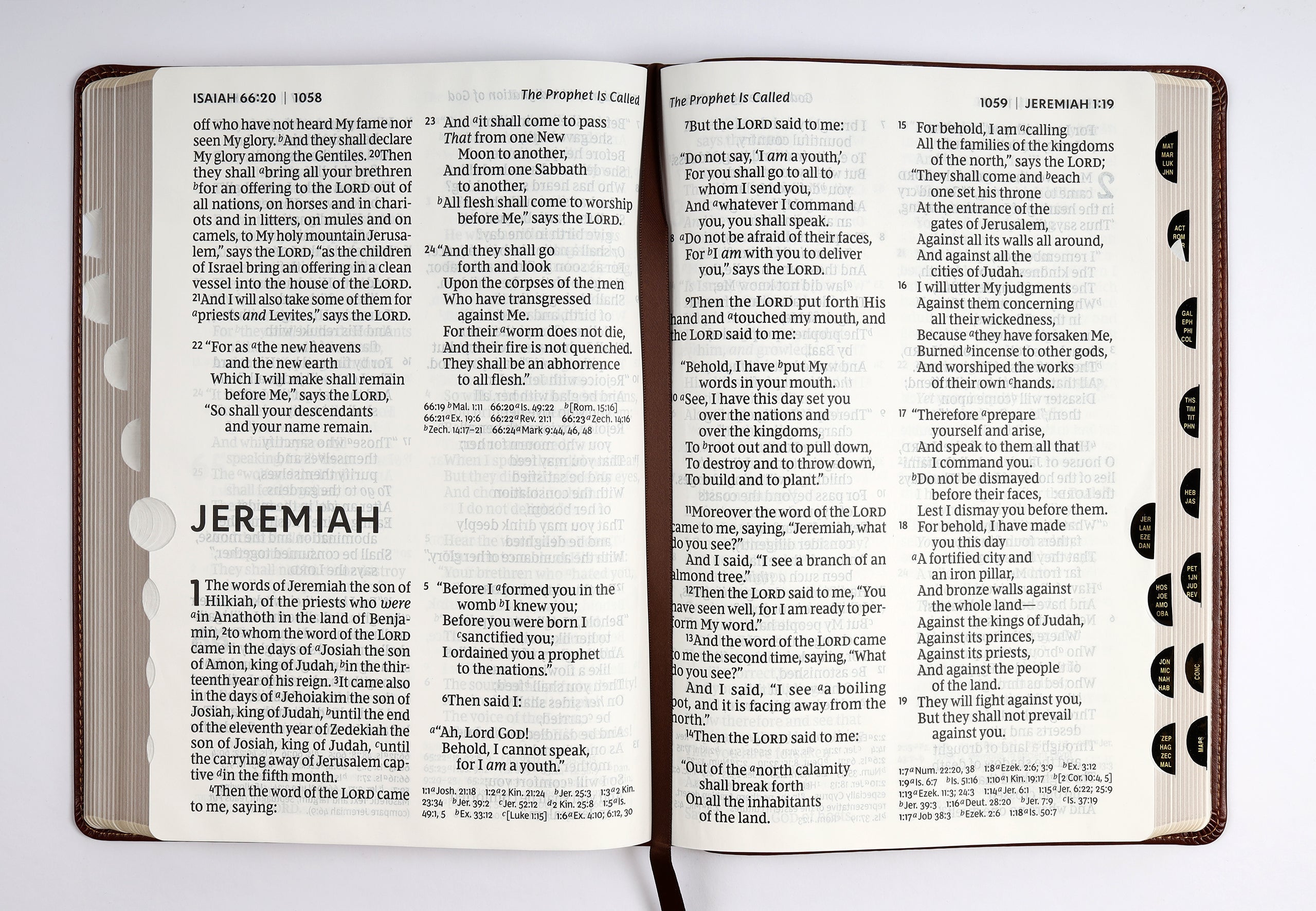 NKJV Reference Bible in giant print, brown cover, thumb indexed, red letter edition