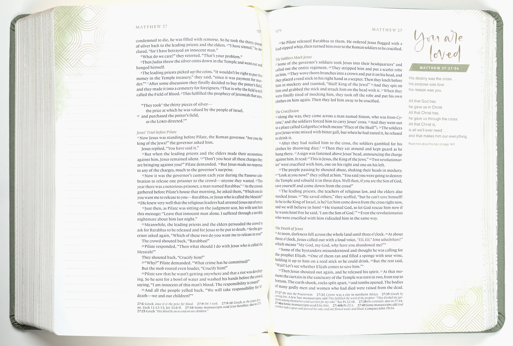 NLT Dayspring Hope & Encouragement Journaling Bible interior design