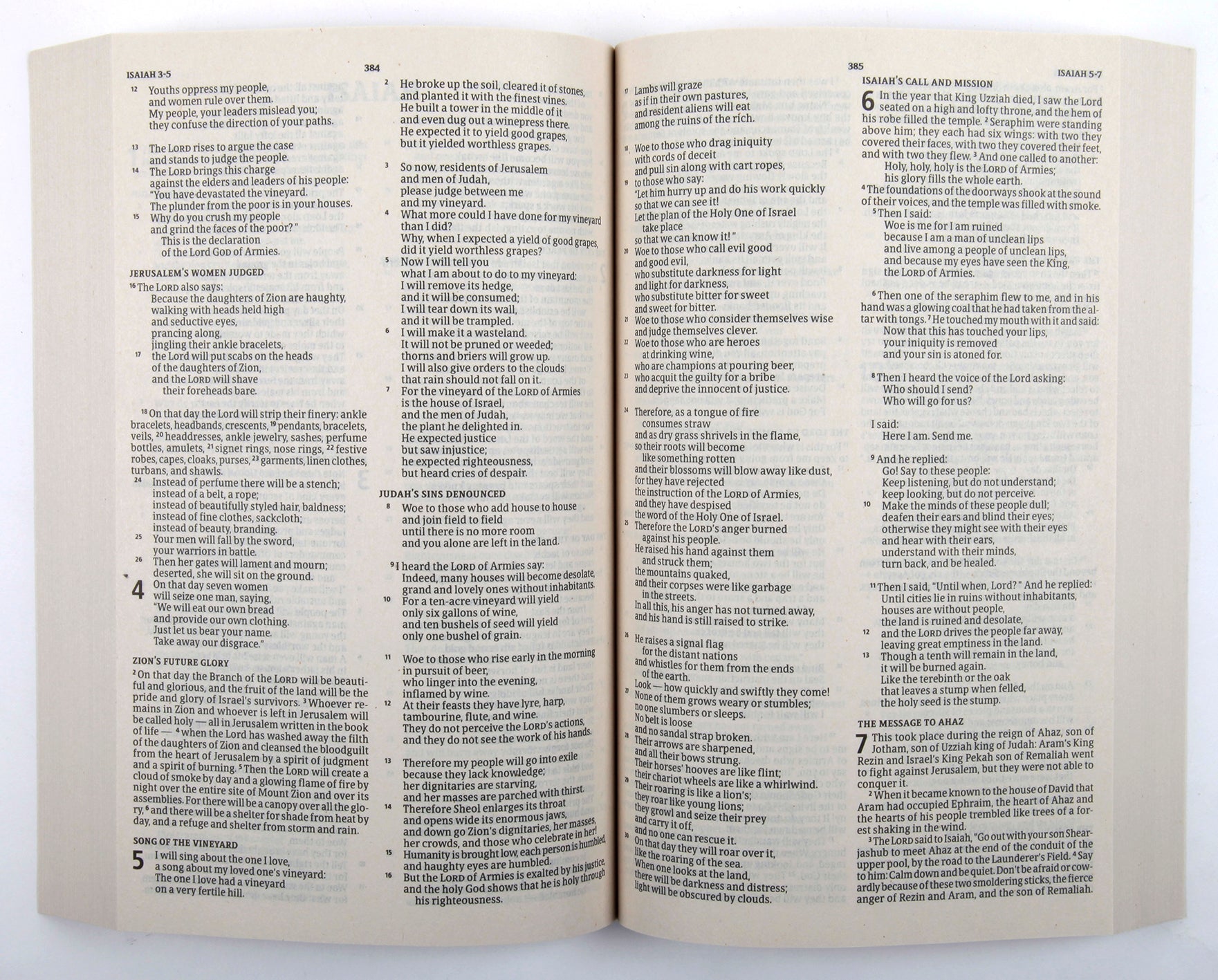 Discover the CSB Outreach Bible, a premium Bible for ministry and outreach, featuring luxurious design and thoughtful details