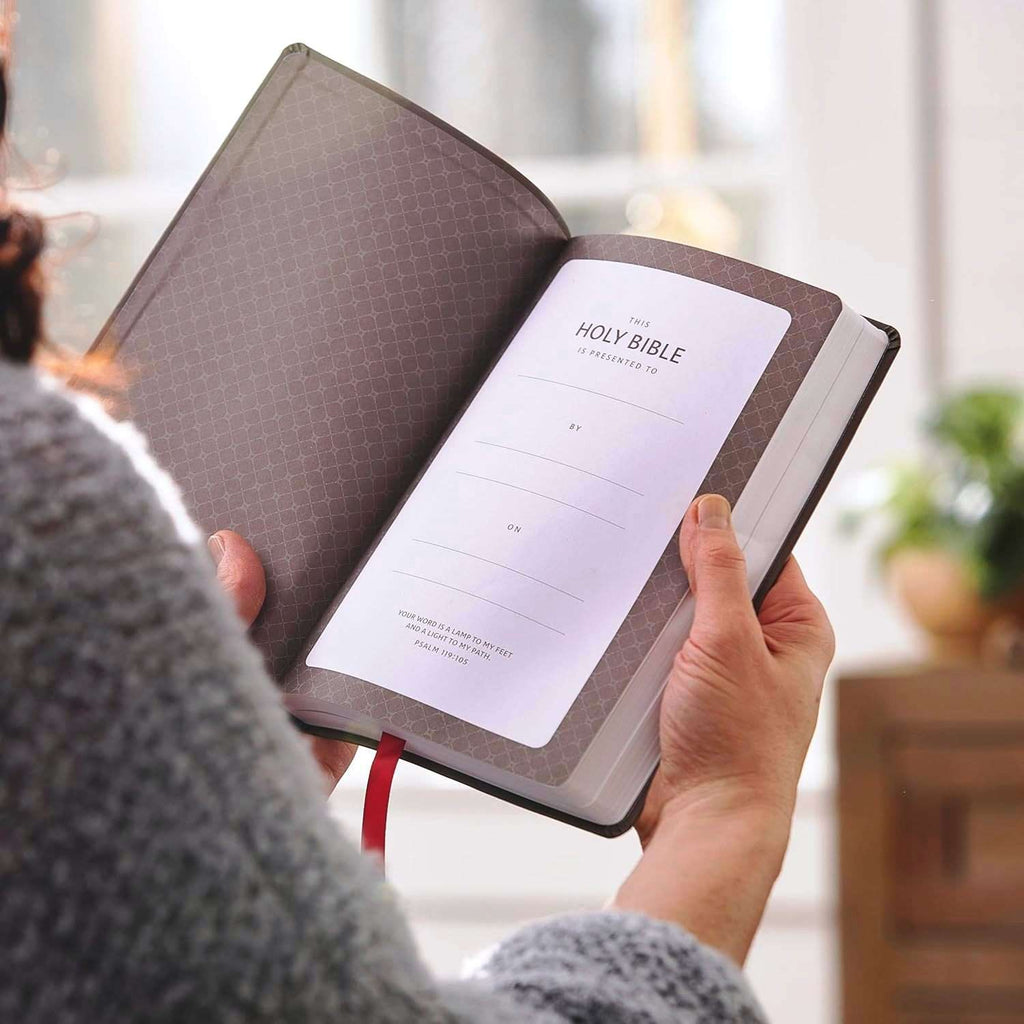 NKJV Ultra Thinline Bible, Black Leather Soft Cover, ISBN 9781400338405