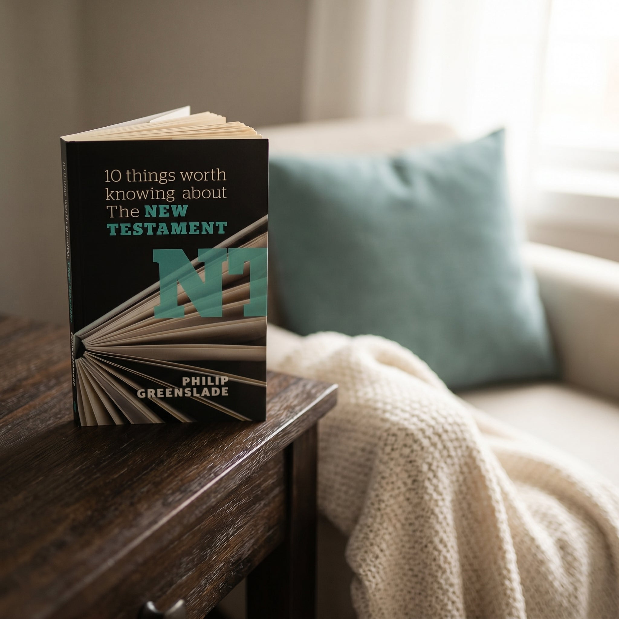 Studio photo of 10 Things Worth Knowing About the New Testament in lifestyle