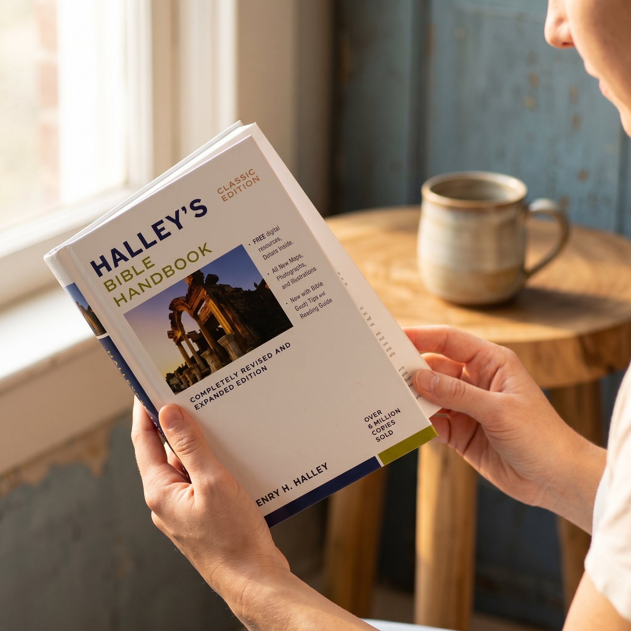 Studio photo of Halley's Bible Handbook, Classic Edition: Completely Revised and Expanded Edition in lifestyle